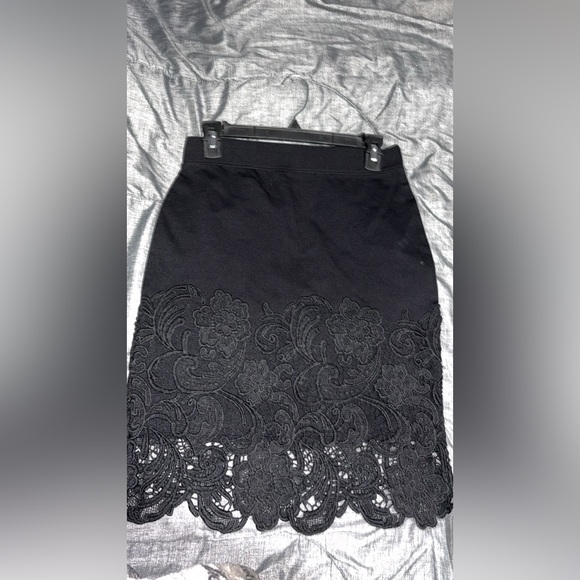 Haute Monde Dresses & Skirts - Haute Monde Black Floral Lace Pencil Skirt